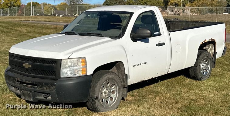 image for item EN2502 2011 Chevrolet  Silverado 1500 pickup truck