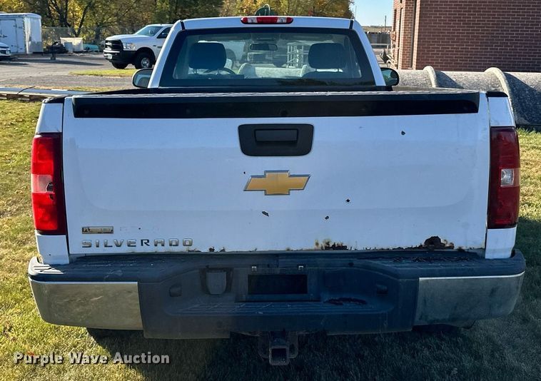 image for item EN2502 2011 Chevrolet  Silverado 1500 pickup truck