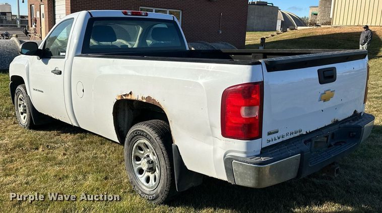 image for item EN2502 2011 Chevrolet  Silverado 1500 pickup truck