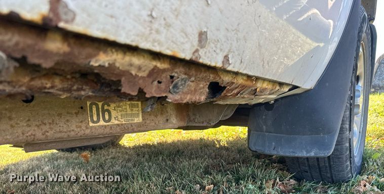 image for item EN2502 2011 Chevrolet  Silverado 1500 pickup truck