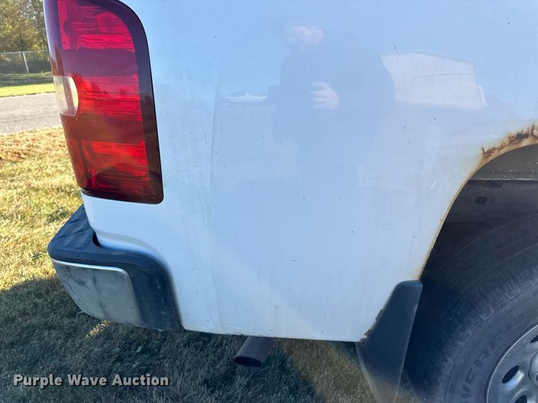 image for item EN2502 2011 Chevrolet  Silverado 1500 pickup truck