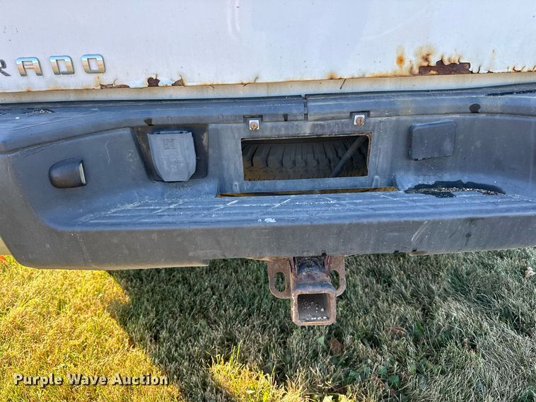 image for item EN2502 2011 Chevrolet  Silverado 1500 pickup truck