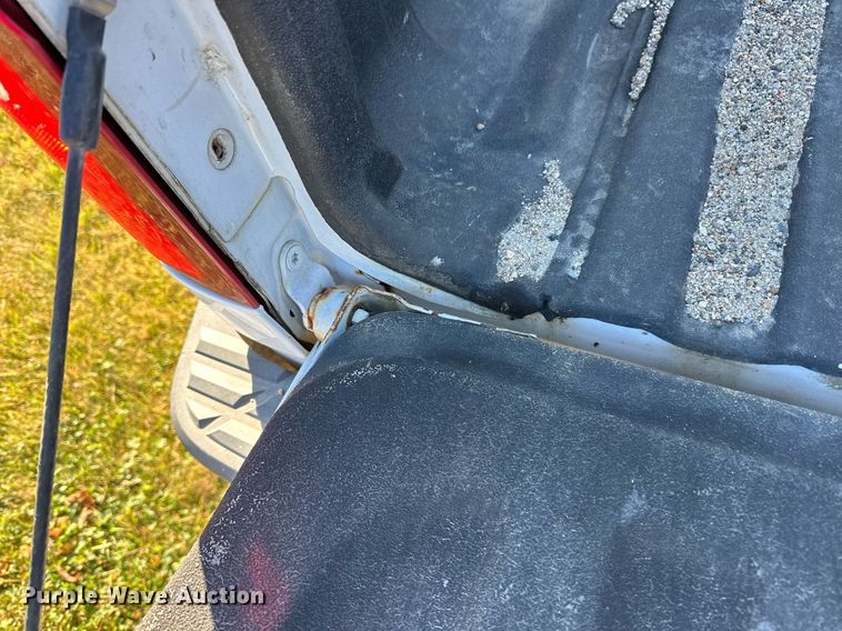 image for item EN2502 2011 Chevrolet  Silverado 1500 pickup truck