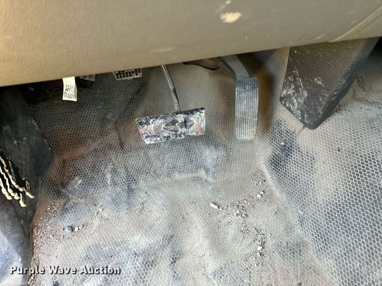 image for item EN2502 2011 Chevrolet  Silverado 1500 pickup truck