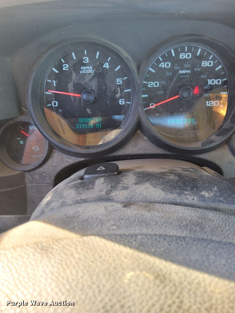 image for item EN2502 2011 Chevrolet  Silverado 1500 pickup truck