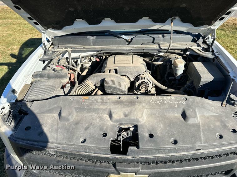 image for item EN2502 2011 Chevrolet  Silverado 1500 pickup truck