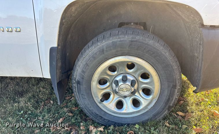 image for item EN2502 2011 Chevrolet  Silverado 1500 pickup truck