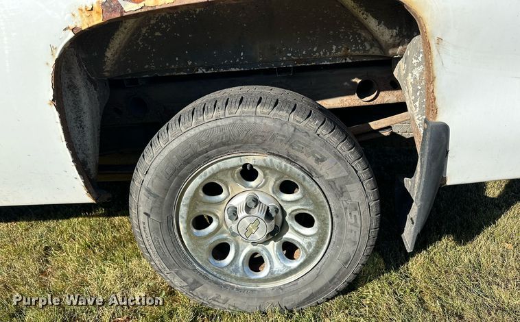 image for item EN2502 2011 Chevrolet  Silverado 1500 pickup truck