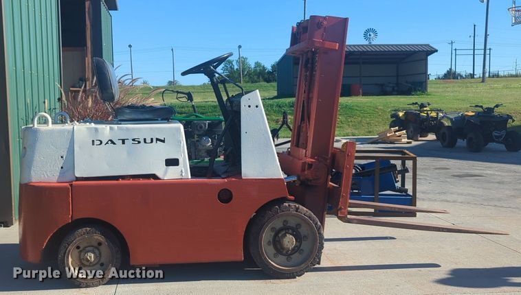 image for item EQ2009 Datsun forklift