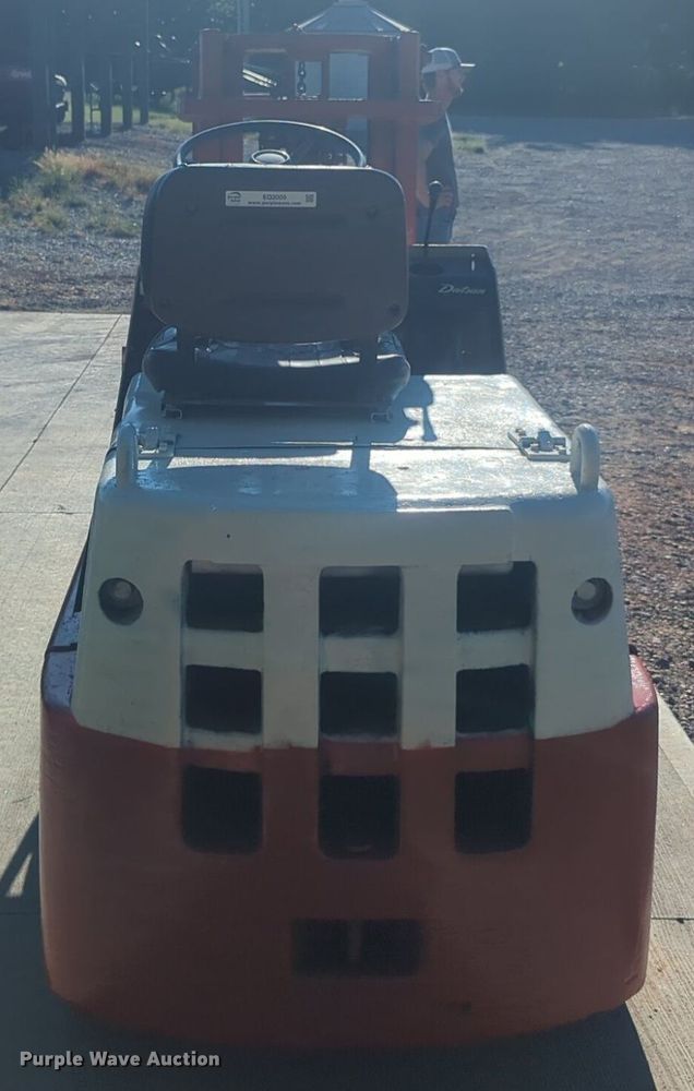 image for item EQ2009 Datsun forklift