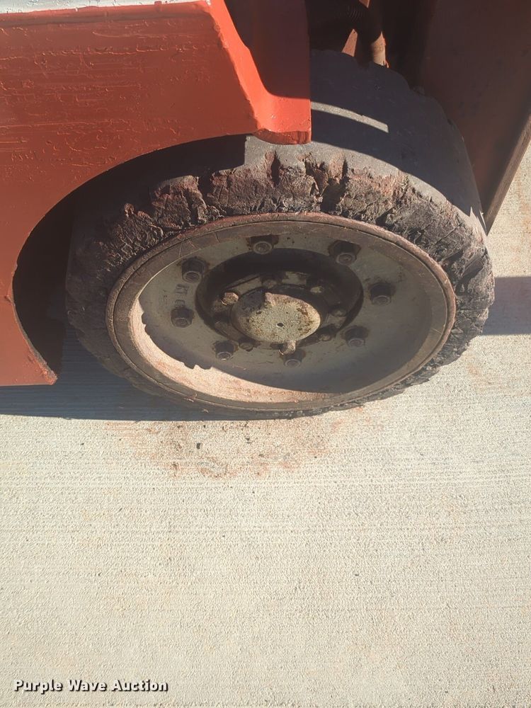 image for item EQ2009 Datsun forklift