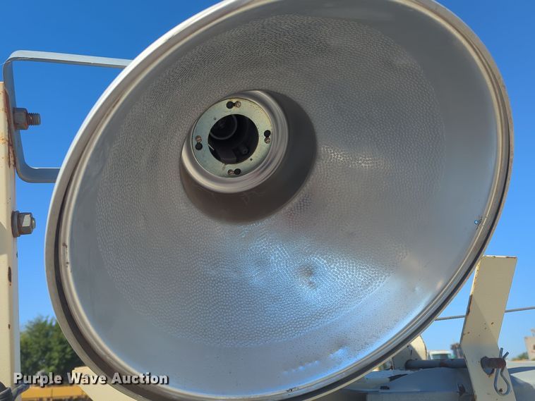 image for item EQ2277 1998 Ingersoll Rand  L64MH light plant