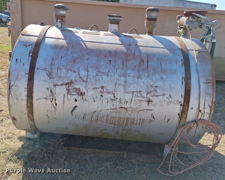 image for item EQ2326 Fuel tank 