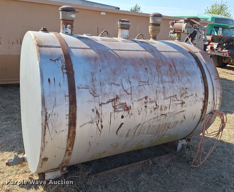 image for item EQ2326 Fuel tank 