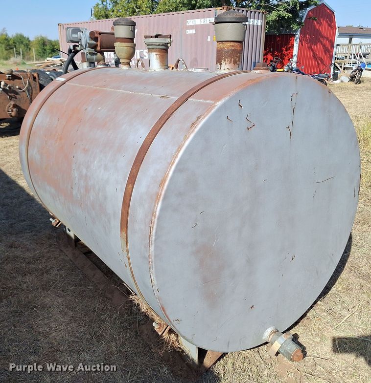 image for item EQ2326 Fuel tank 