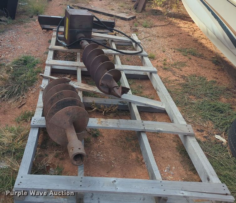 image for item EQ2331 Melroe skid steer auger