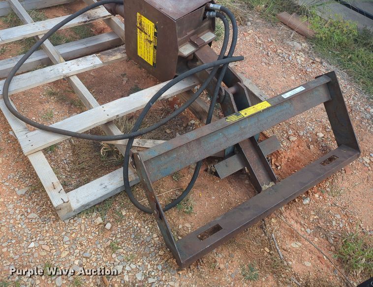 image for item EQ2331 Melroe skid steer auger