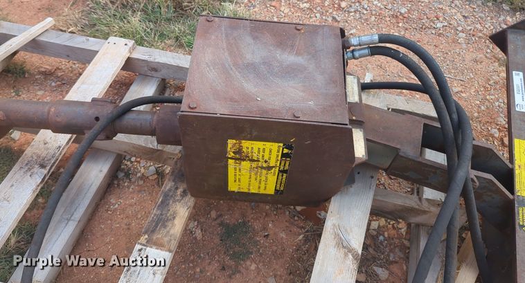 image for item EQ2331 Melroe skid steer auger