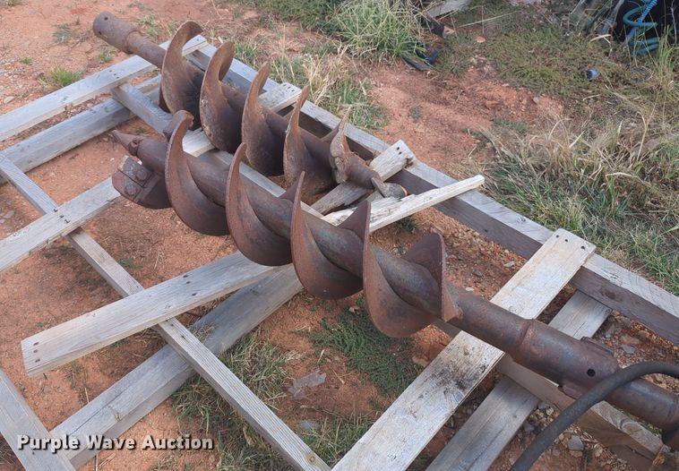 image for item EQ2331 Melroe skid steer auger