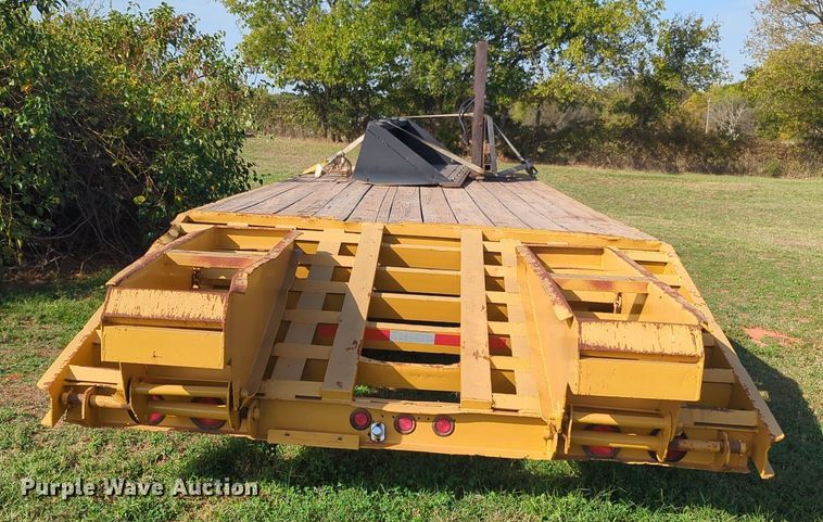 image for item EQ2333 2019 Belshe equipment trailer