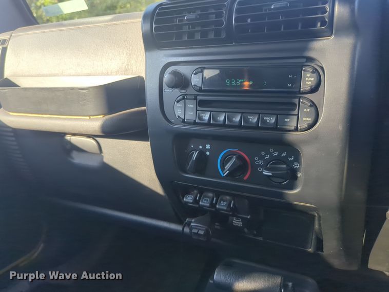 image for item EQ2346 2005 Jeep Wrangler SUV