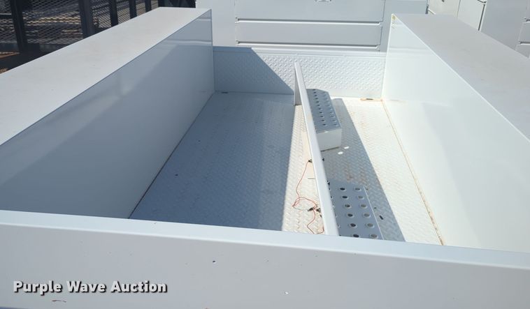 image for item EQ2347 Reading utility bed