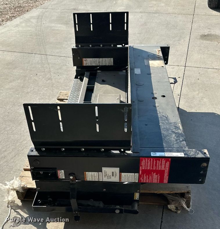image for item ER8042 Tommy Gate end gate lift