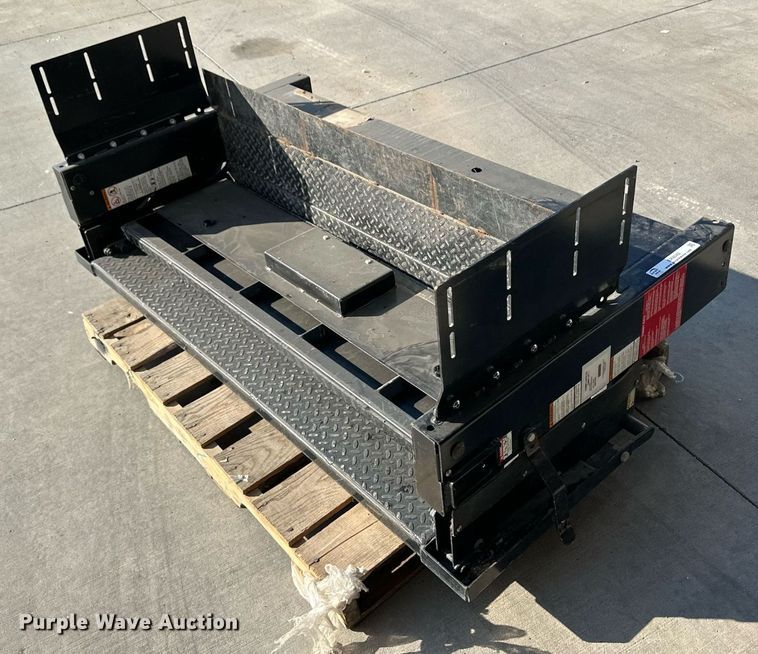 image for item ER8042 Tommy Gate end gate lift