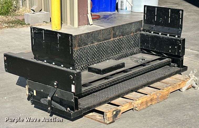 image for item ER8042 Tommy Gate end gate lift