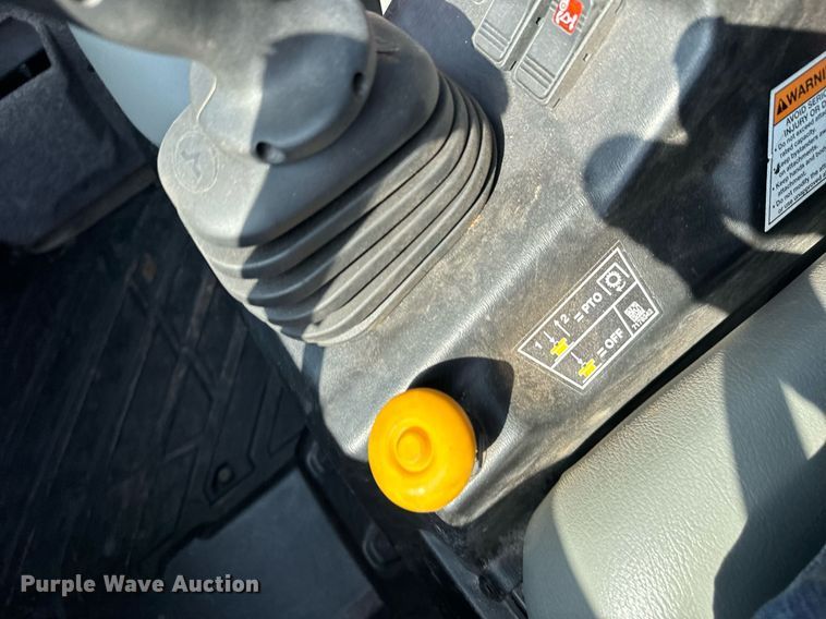 image for item IE9112 2016 Bobcat 3650 utility vehicle