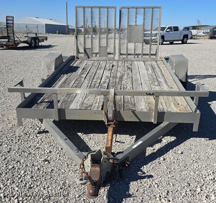 image for item JO9245 2002 H&S UTT712A utility trailer