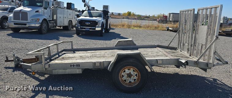 image for item JO9245 2002 H&S UTT712A utility trailer