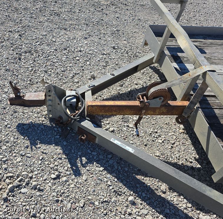 image for item JO9245 2002 H&S UTT712A utility trailer