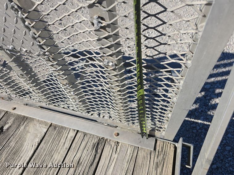 image for item JO9245 2002 H&S UTT712A utility trailer