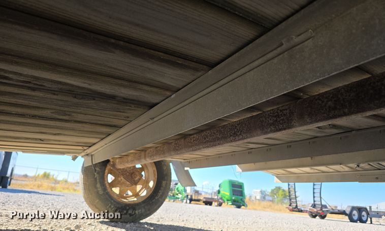 image for item JO9245 2002 H&S UTT712A utility trailer