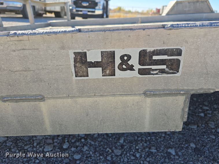 image for item JO9245 2002 H&S UTT712A utility trailer