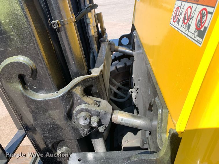 image for item JT9679 2014 Hyster H80FT forklift