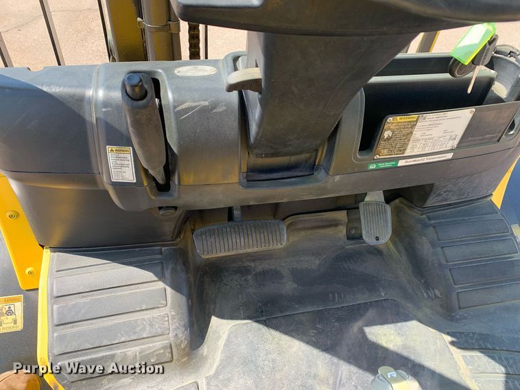 image for item JT9679 2014 Hyster H80FT forklift