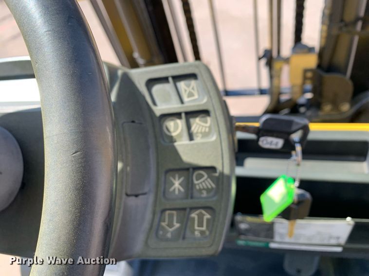 image for item JT9679 2014 Hyster H80FT forklift