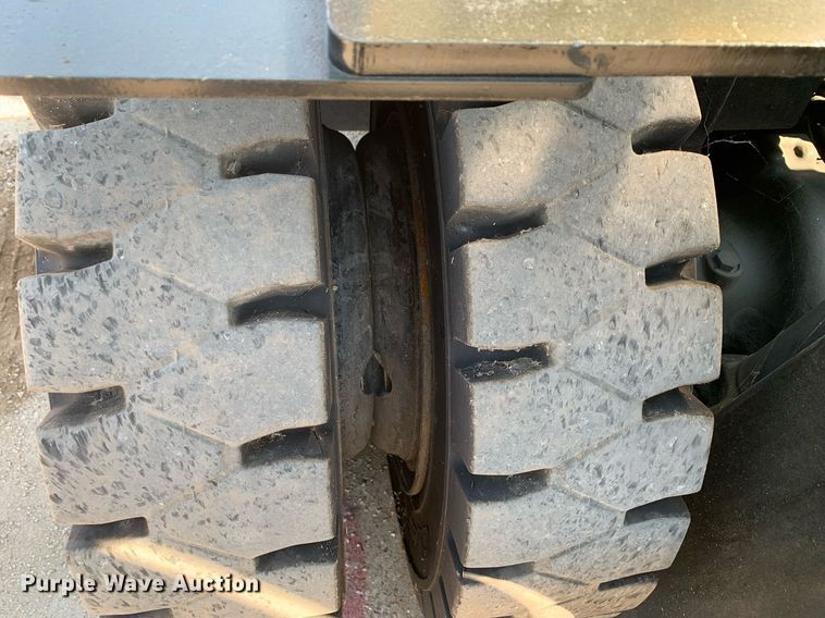 image for item JT9679 2014 Hyster H80FT forklift