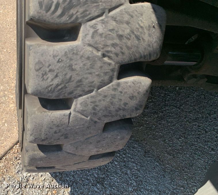 image for item JT9679 2014 Hyster H80FT forklift