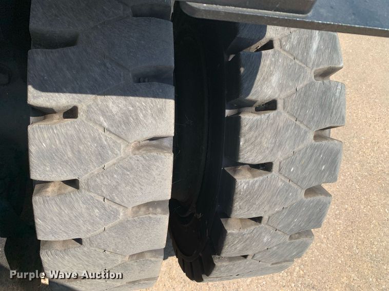 image for item JT9679 2014 Hyster H80FT forklift