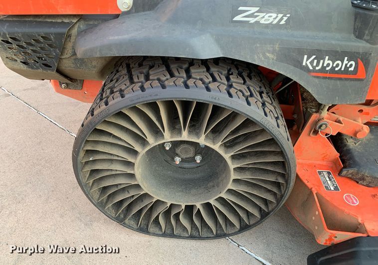 image for item JT9682 2023 Kubota  Z781KWTI ZTR lawn mower