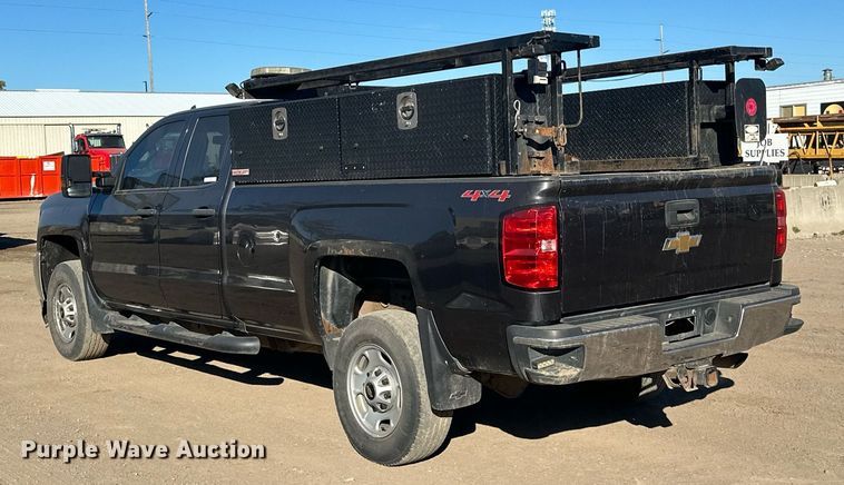 image for item LR9516 2016 Chevrolet Silverado 2500HD Double Cab pickup truck