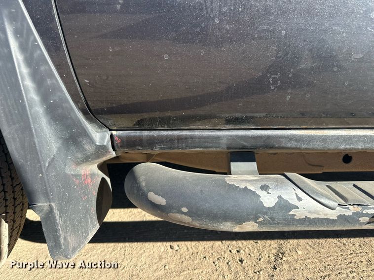 image for item LR9516 2016 Chevrolet Silverado 2500HD Double Cab pickup truck