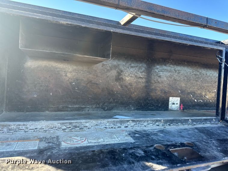 image for item LR9516 2016 Chevrolet Silverado 2500HD Double Cab pickup truck