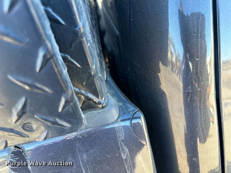 image for item LR9516 2016 Chevrolet Silverado 2500HD Double Cab pickup truck