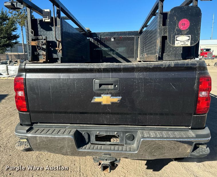image for item LR9516 2016 Chevrolet Silverado 2500HD Double Cab pickup truck