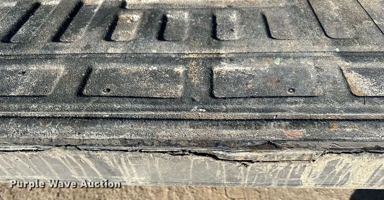 image for item LR9516 2016 Chevrolet Silverado 2500HD Double Cab pickup truck