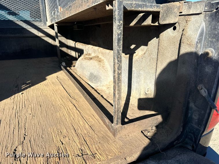 image for item LR9516 2016 Chevrolet Silverado 2500HD Double Cab pickup truck